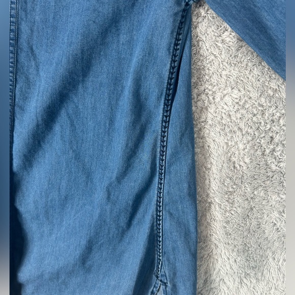 Beautiful!! Holding Horses Embroidered Long Sleeve Denim Shirt Women's, Size 2 - Picture 10 of 14